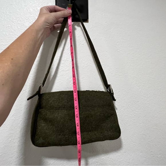 Villager Liz Claiborne Embroidered Small Felt Shoulder Bag - Picture 11 of 16